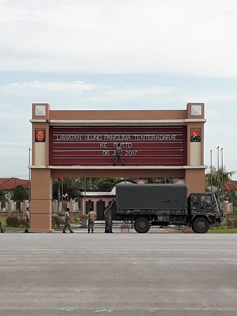 1 Divisyen & Kem Renjer Diraja Complex